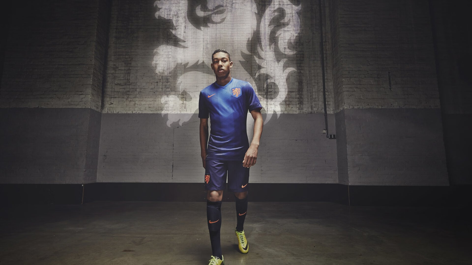 当里昂的蓝遇见潘帕斯的鹰,莫德里奇在夹缝中奏响的个人史诗