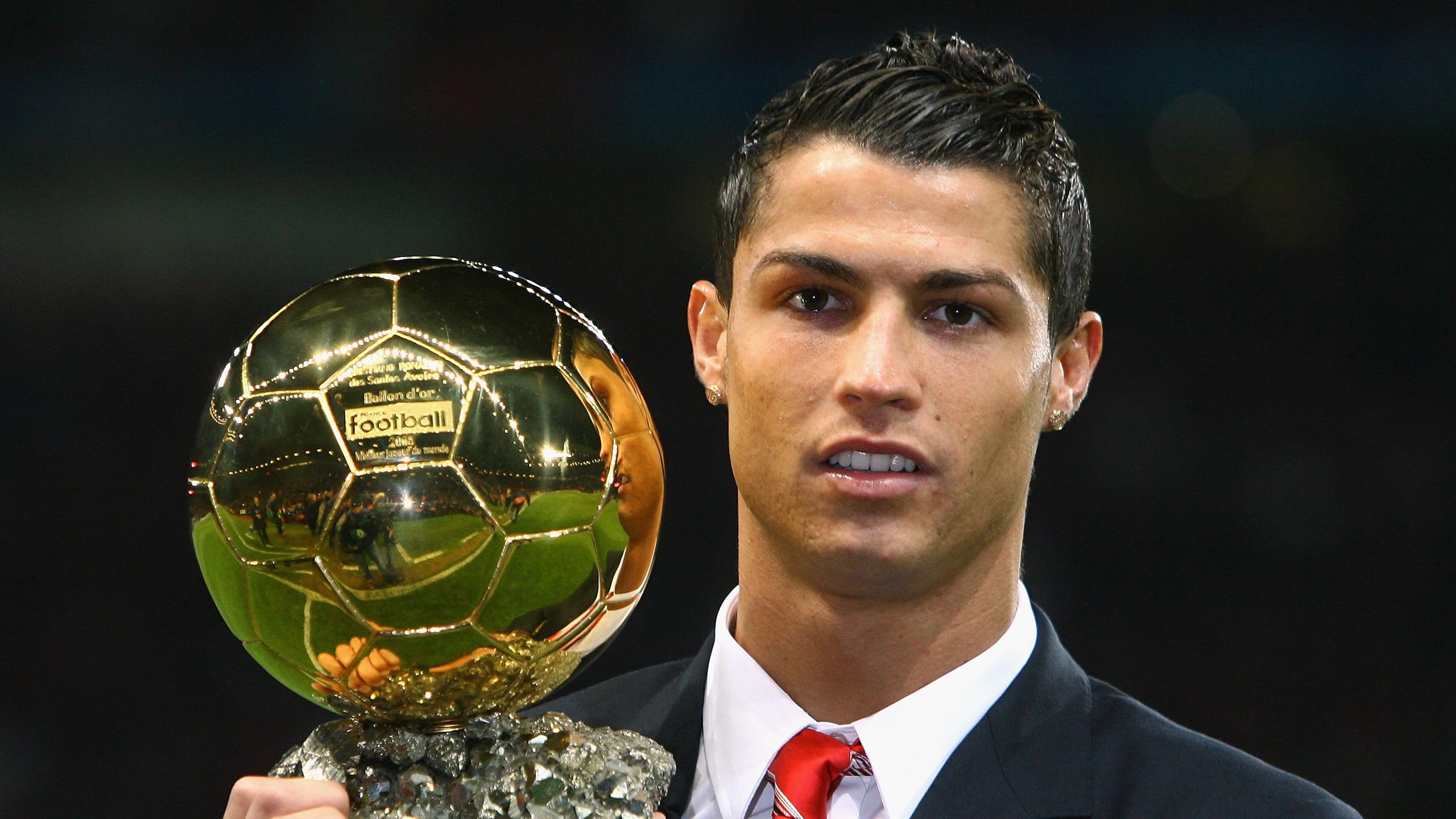 南美热土上的欧洲艺术,本泽马独舞照亮巴拉圭对阵西班牙之夜