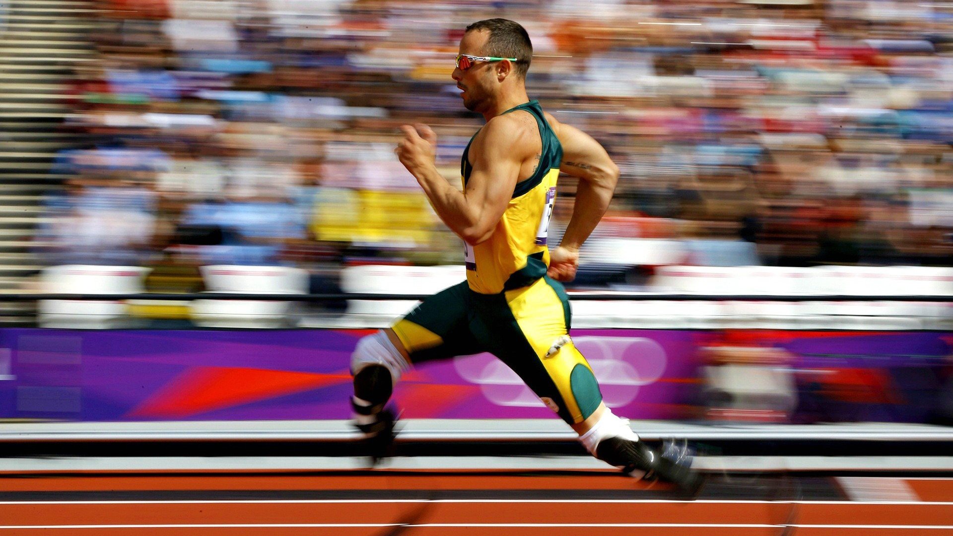 赛道上的双重奏鸣，阿斯顿马丁完胜威廉姆斯，勒克莱尔刷新纪录